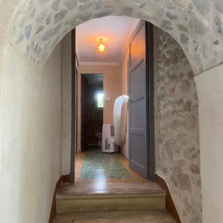 Aile De Bastide Renovee * Les Mees